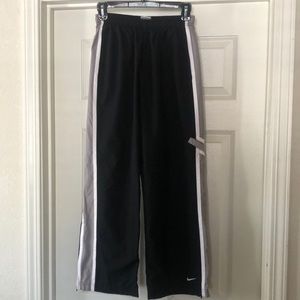 NIKE Boys Black Sweatpants - Large